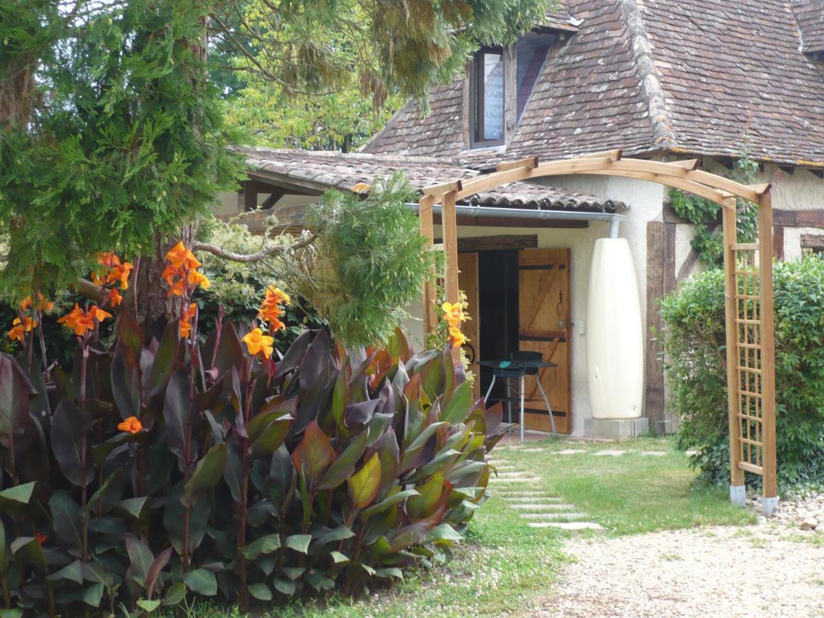 B&B Gilclau Saint-Martial-d'Artenset Exterior foto